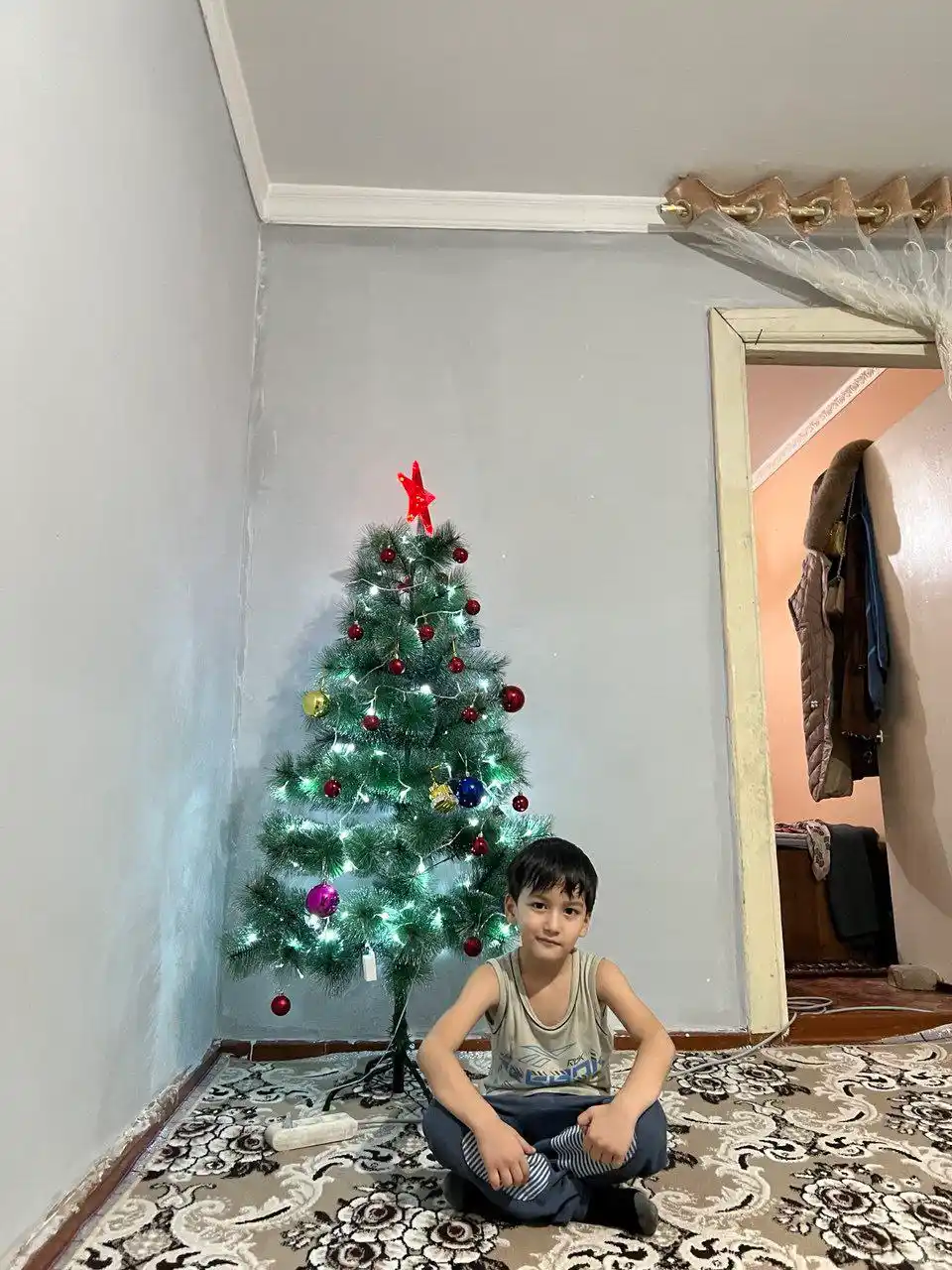 Yangi yil archasi uchun LED gulchambar, interyerni bezatish