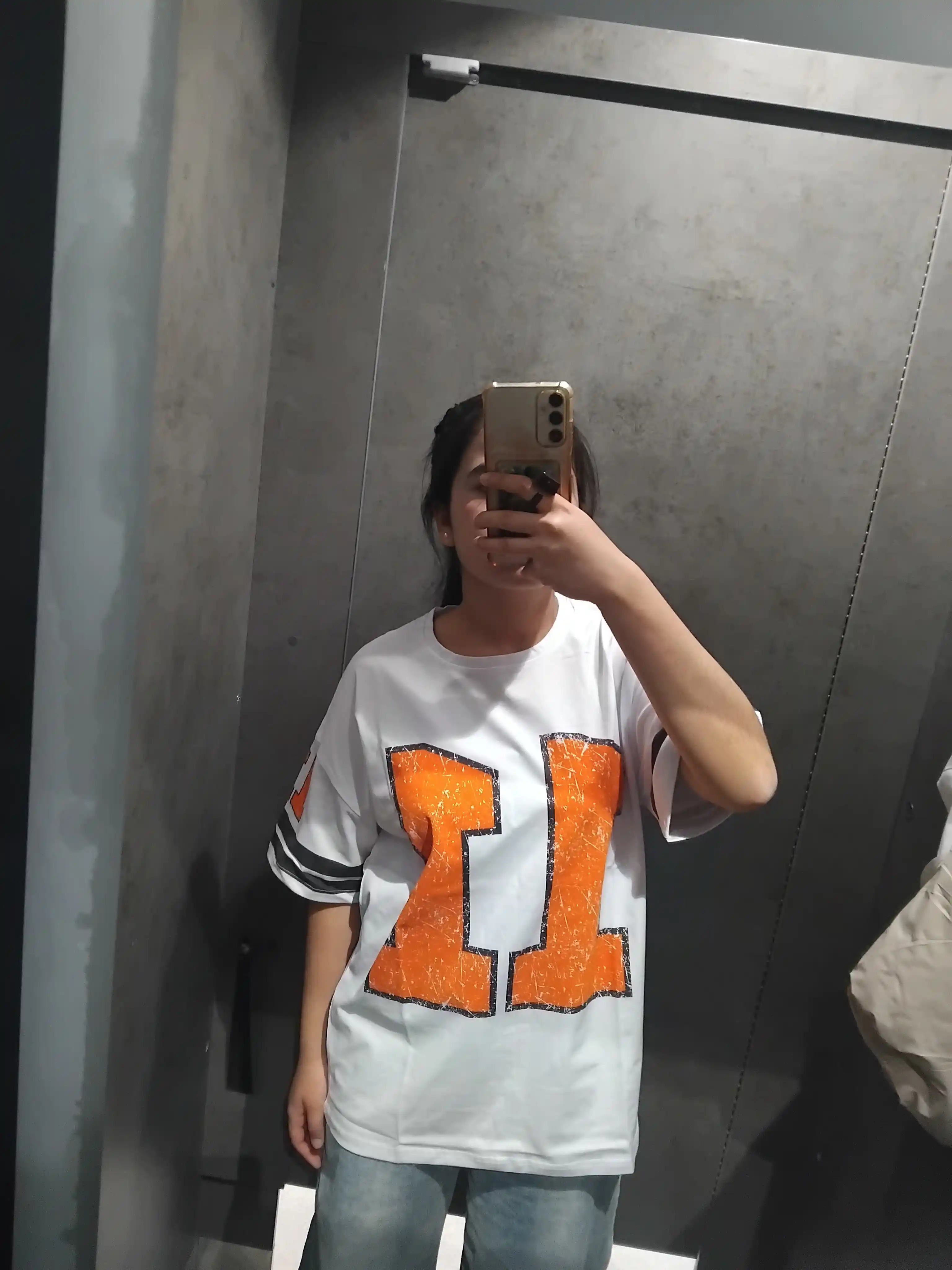 Oversayz futbolka, erkaklar va ayollar uchun