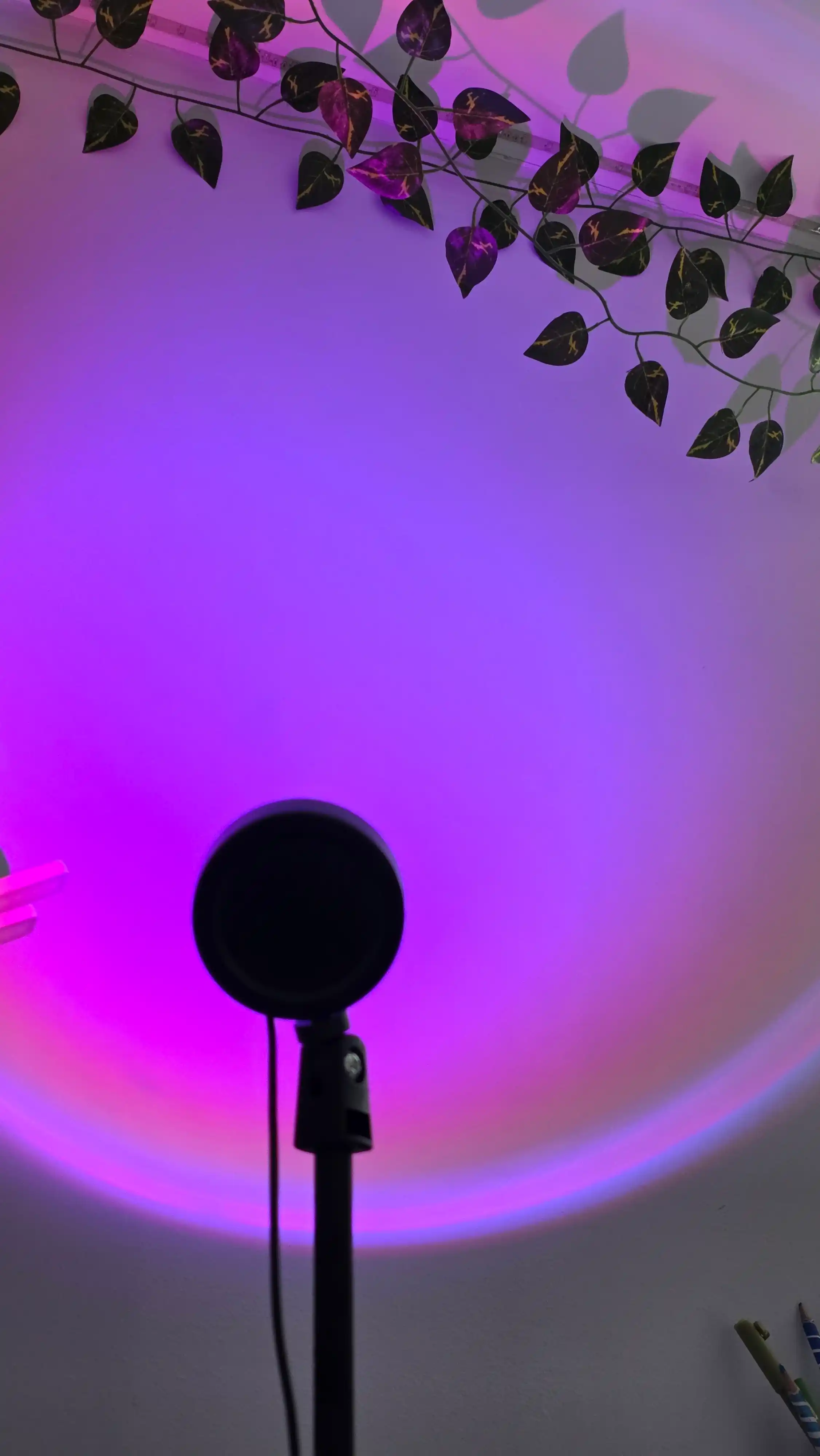 Stol va polga o‘rnatiladigan zakat chirog‘i,tik tok,16 ta rang RGB,sivitilnik orqa fon