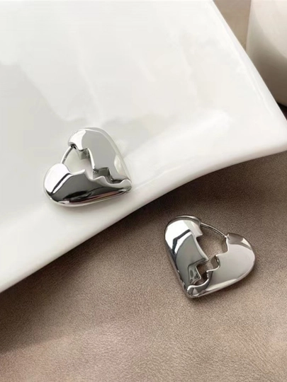 Серьги ALIXANDRA из серебра 925 пробы — женские серьги в форме сердца