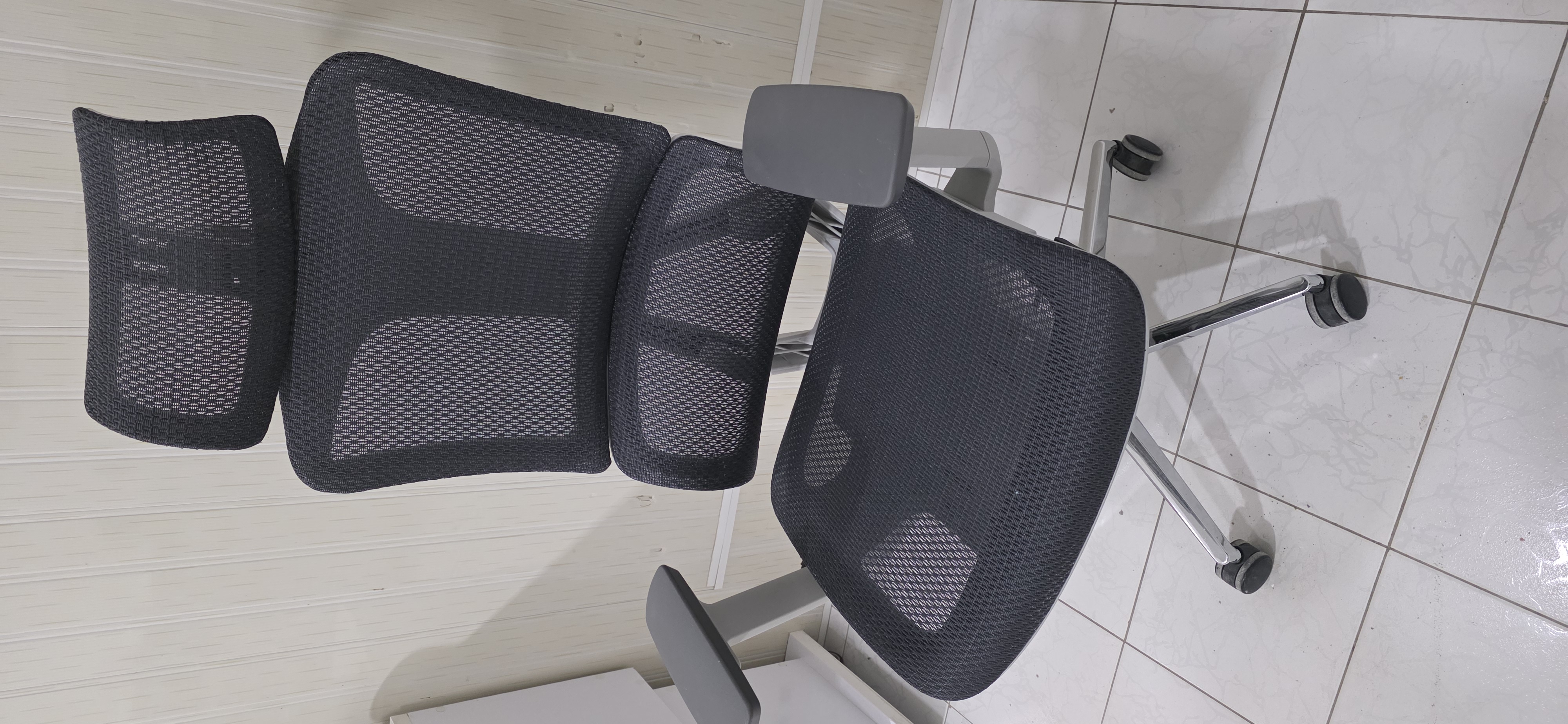 ERGO Air Pro HB Grey — ergonomik bosh suyanchiqli ofis kreslosi