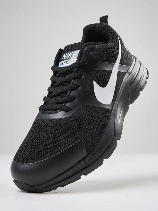 Nike erkaklar krossovkalari - yengil va nafas oladigan yozgi sport poyabzali