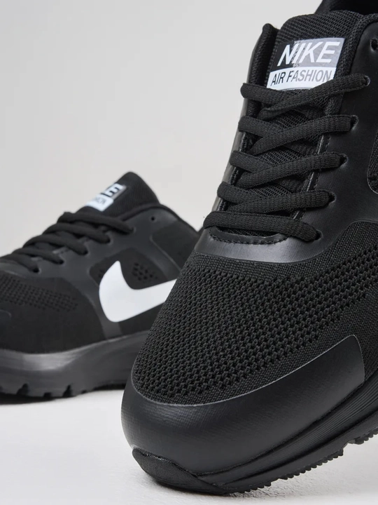 Nike erkaklar krossovkalari - yengil va nafas oladigan yozgi sport poyabzali
