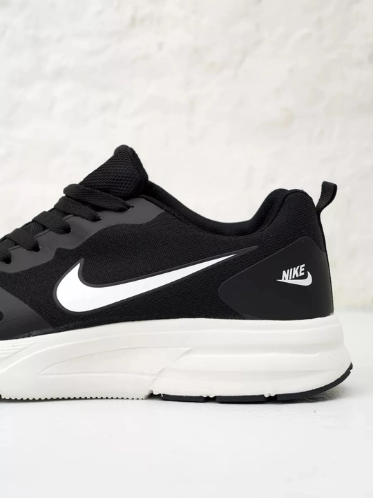 Nike erkaklar krossovkalari - yengil va nafas oladigan yozgi sport poyabzali