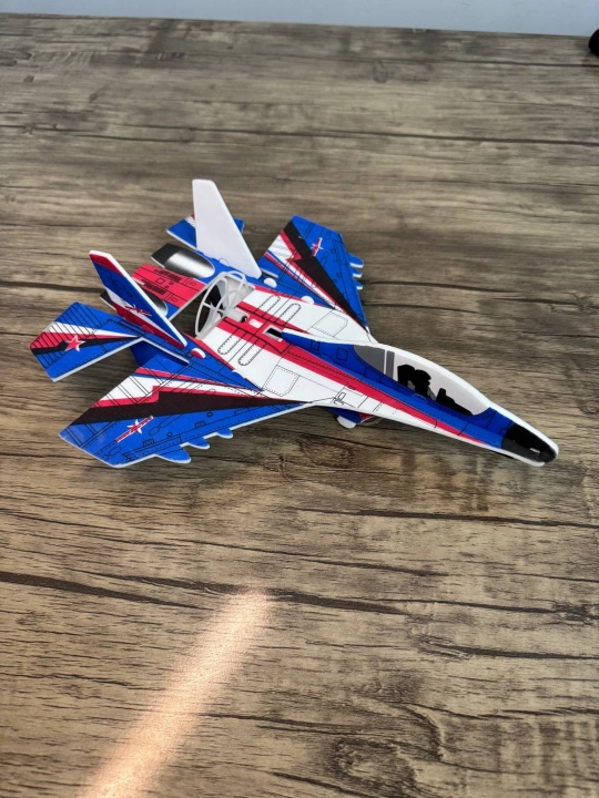 Motorli uchadigan o'yinchoq samolyot Mini Jet SU-27 LED
