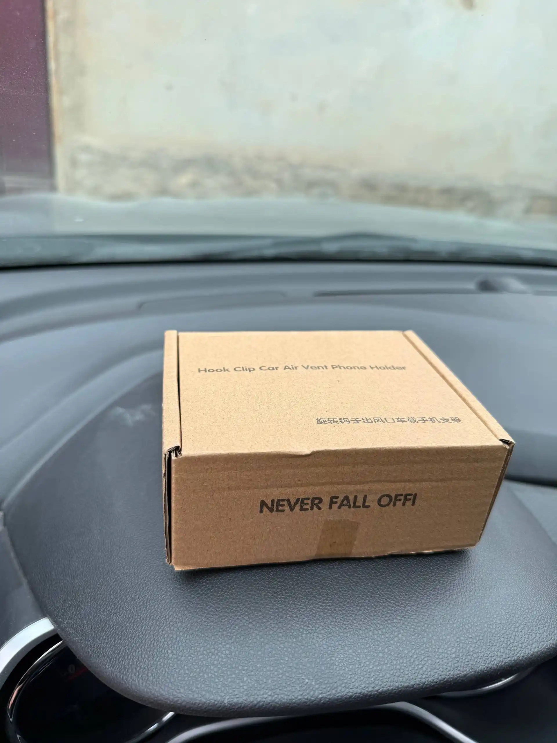 Universal avto telefon ushlagichi — deflektorga o‘rnatiladi, 180° ga aylanadi