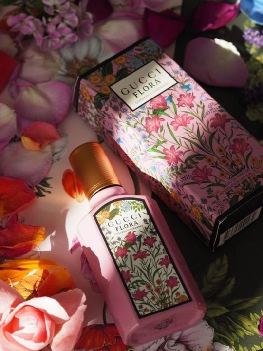 Flora Gorgeous Gardenia Gucci — Ayollar atiri, mini format / probnik (3 - 30 ml)