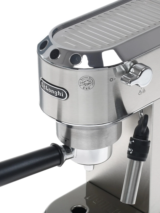 Кофеварка DeLonghi EC685.M