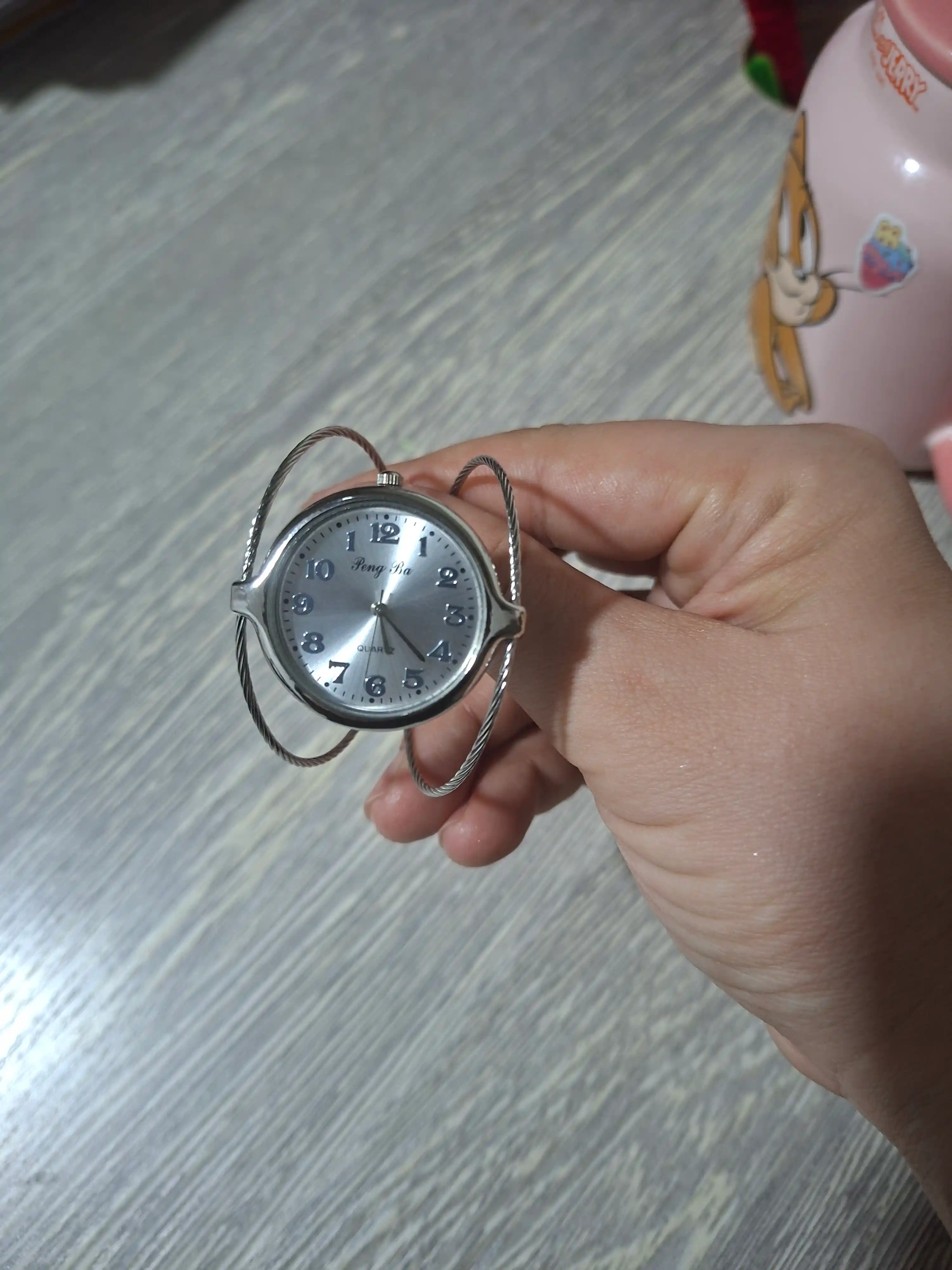Ayollar uchun Butterfly Bracelet Watch – nafis bilak soati