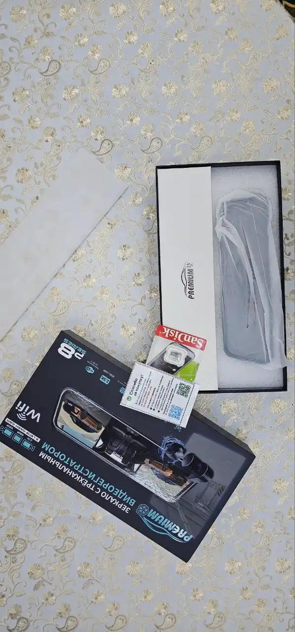 Videoregistrator-oyna PREMIUM-P8 Series (3 kamera, 2.5K,Wi-Fi), Tungi rejim + 32Gb fleshka