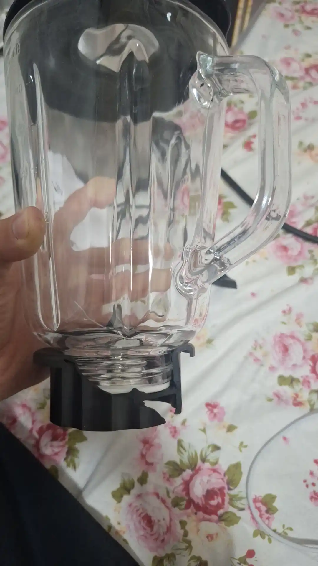 BOSCH 4-v-1 blenderi: smuzi, mikser, qahva maydalagich, 1,5 litrli shisha idish
