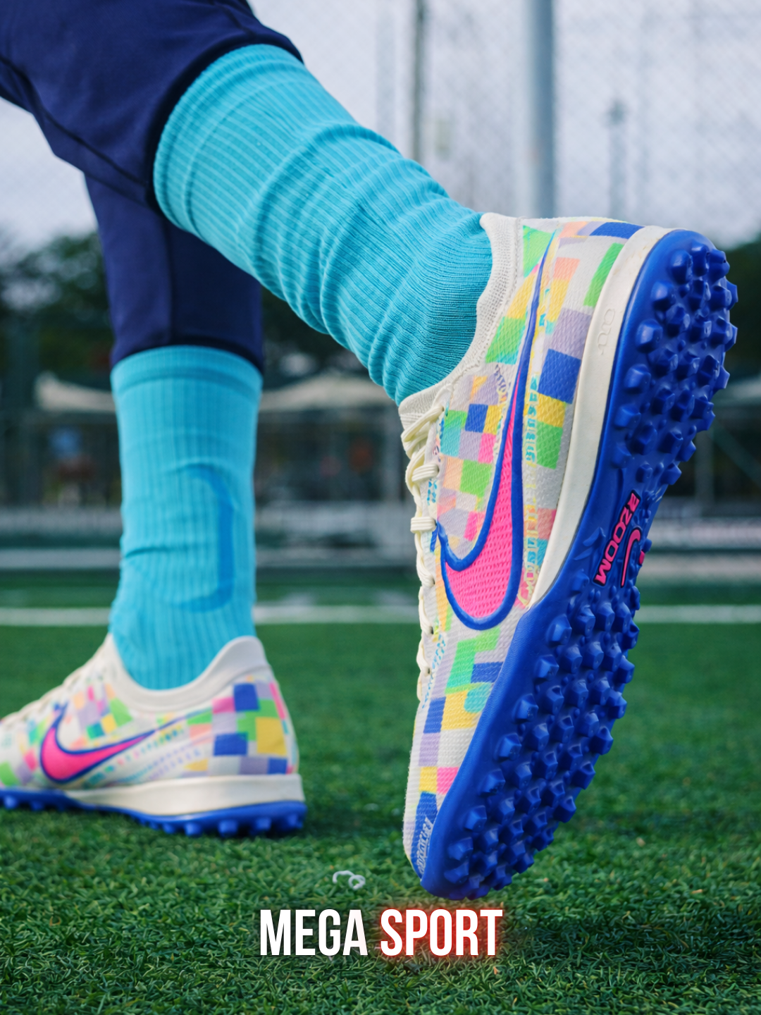 Futbol sarakanoshka Air Zoom TF, sun’iy maydon uchun futbol oyoq kiyimi