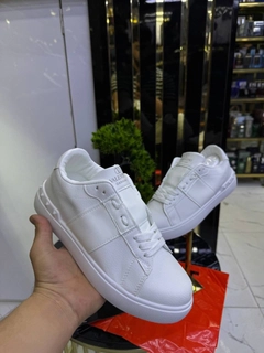 Белый