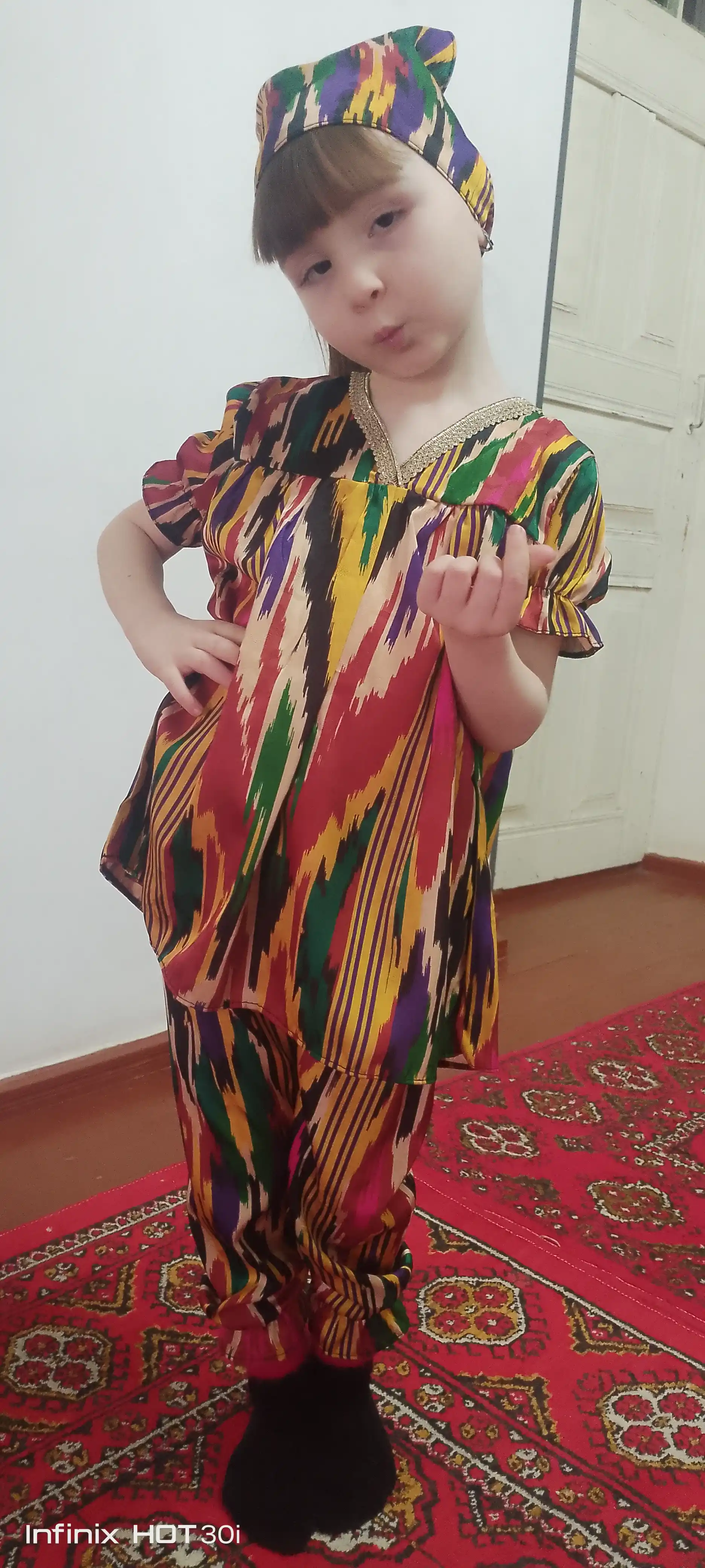 Платья,104 на 2 года,110 на 3 года,116 на 4 года,122 на 5 лет,128 на 6 и 7 лет
