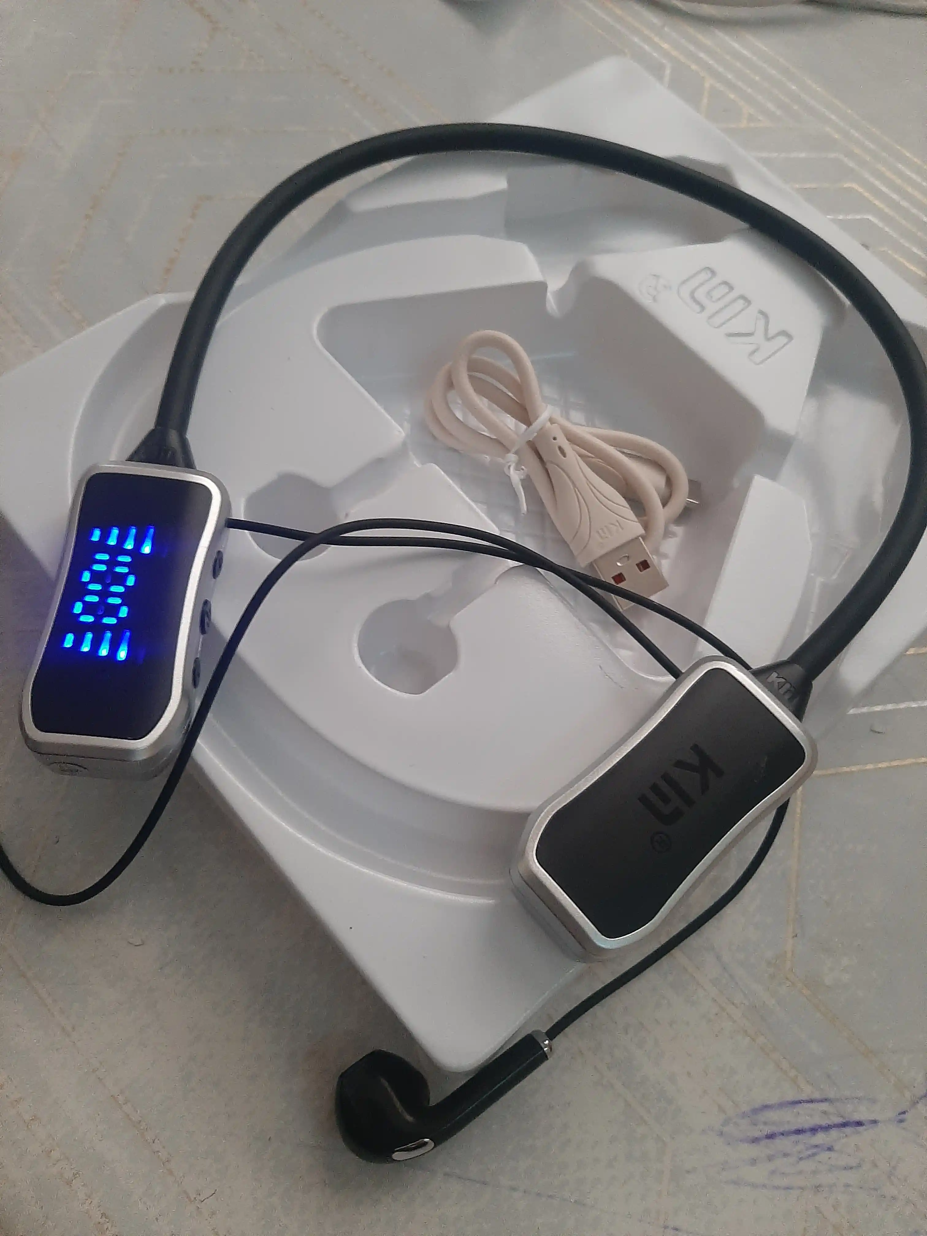 Simsiz quloqchin KIN KL50/118 Bluetooth 5.4, LED displey, 400 mAh batareya, TF-karta