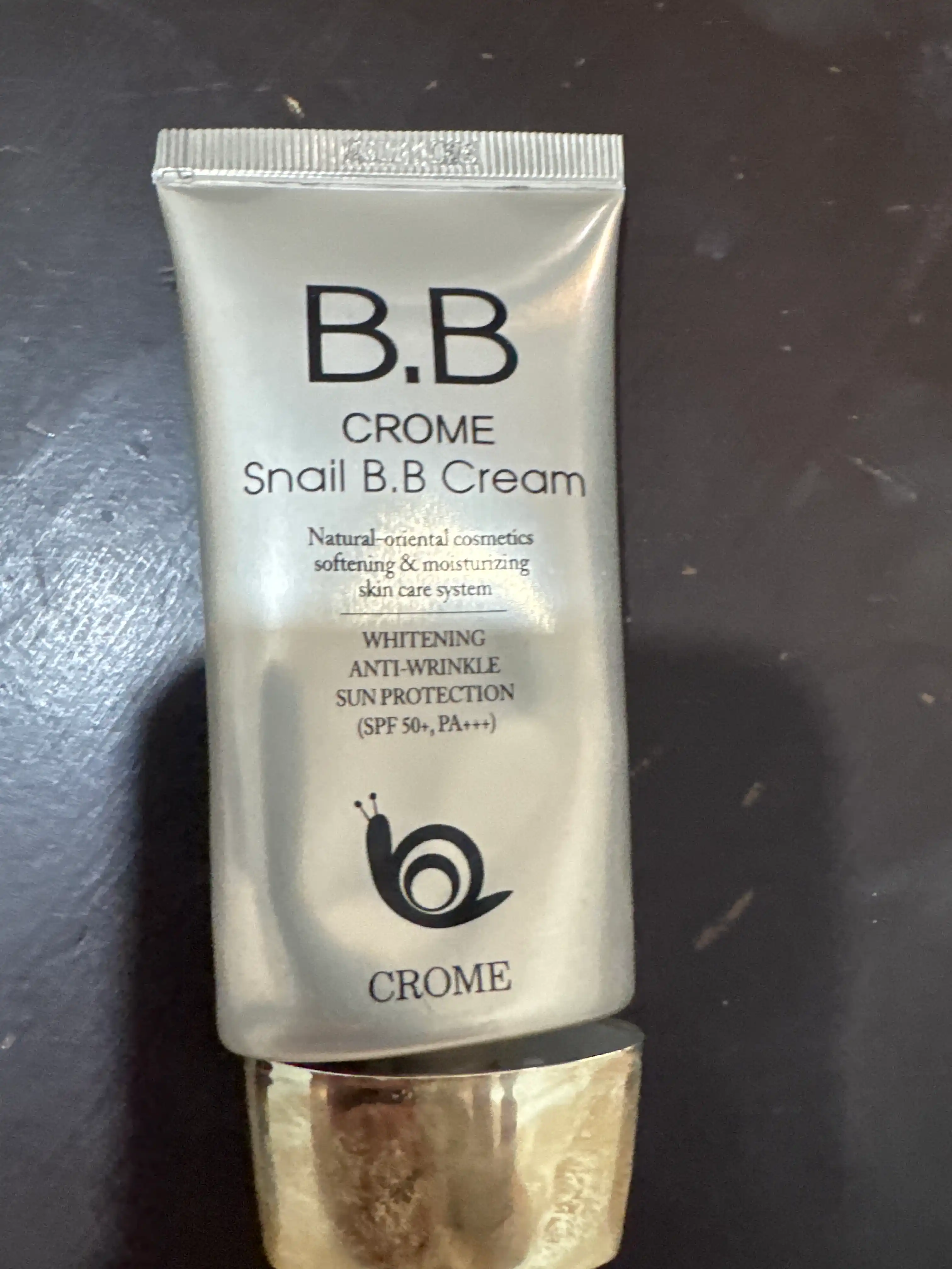 Ko'p funksiyali oqartiruvchi tonal krem SPF 50+, 50 ml