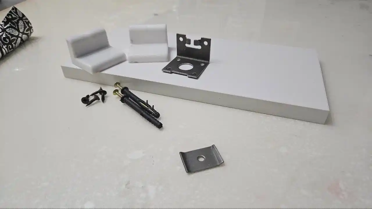Aqlli kolonkalar va router uchun devoriy javon, texnika uchun modem-ixcham javon