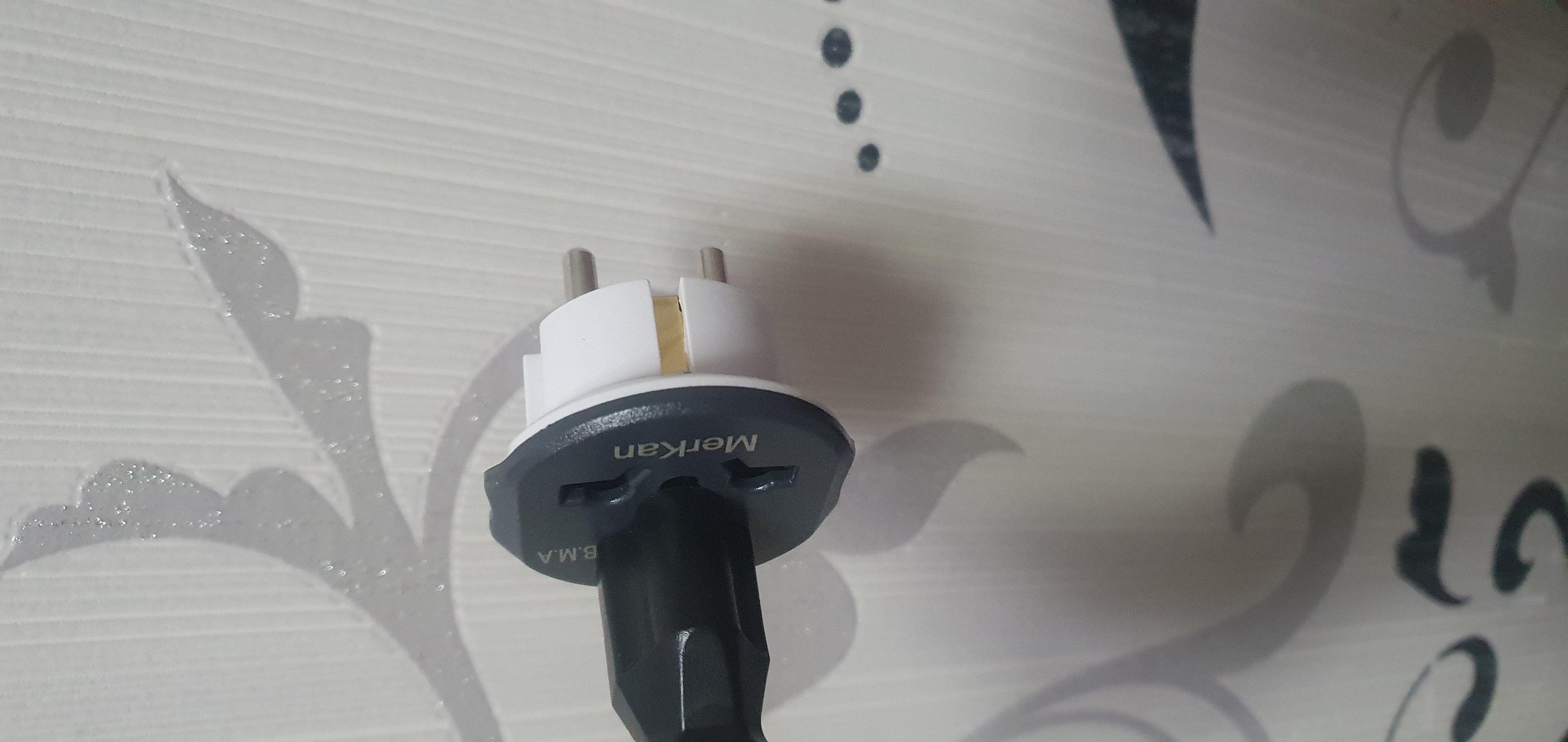 Evro va o'zbek rozetkalari uchun, universal adapter Merkan KT 168, terminator, 16 A
