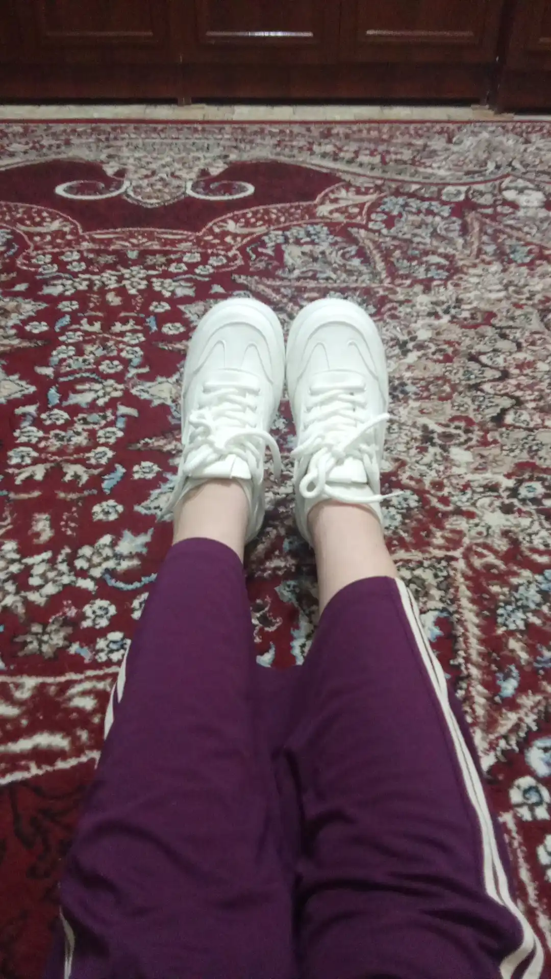 Nike’dan har qanday ob-havo uchun yumshoq va qulay oq AIR FORCE krossovkalari