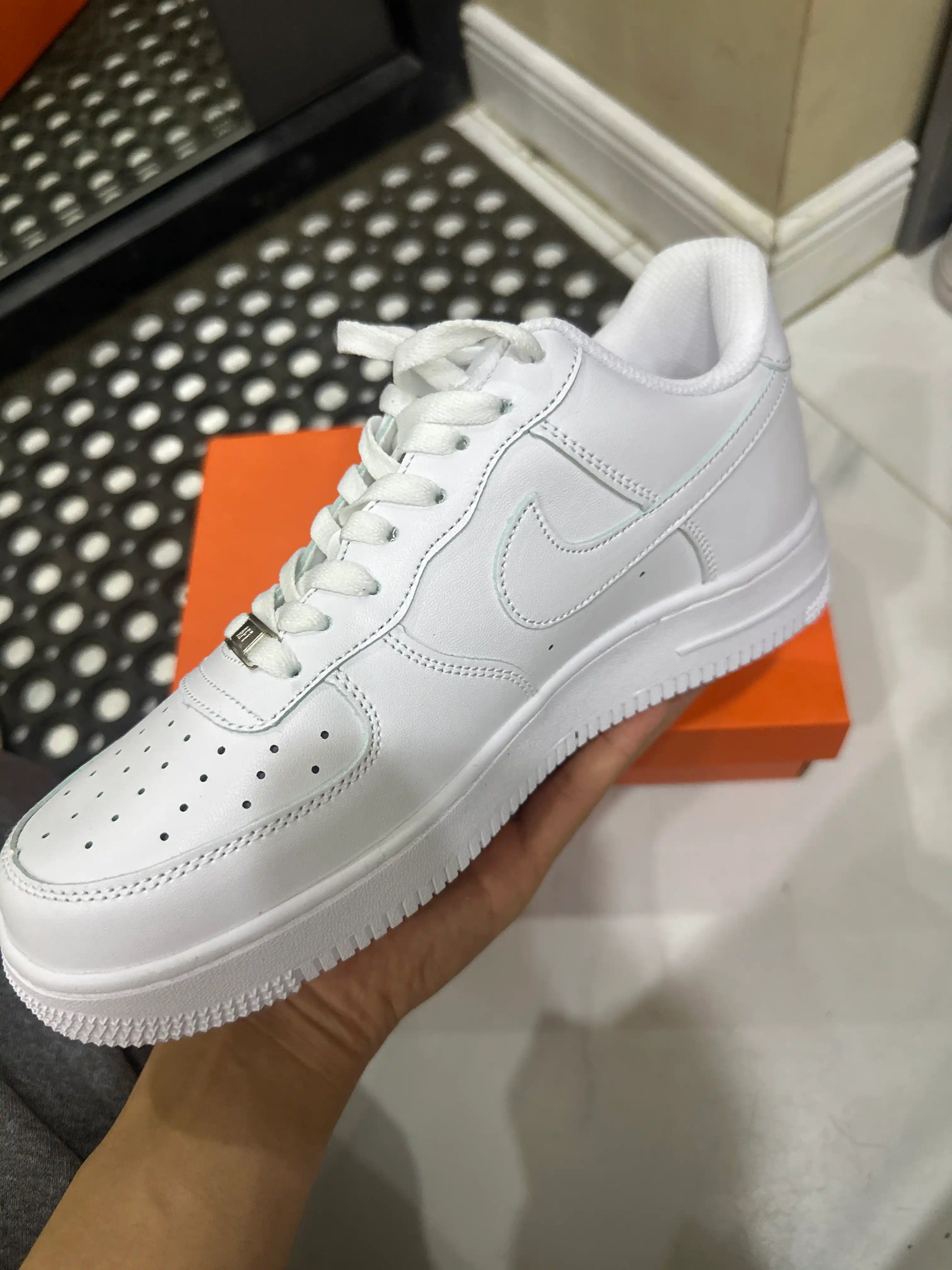 Nike Air Force erkaklar krossovklari