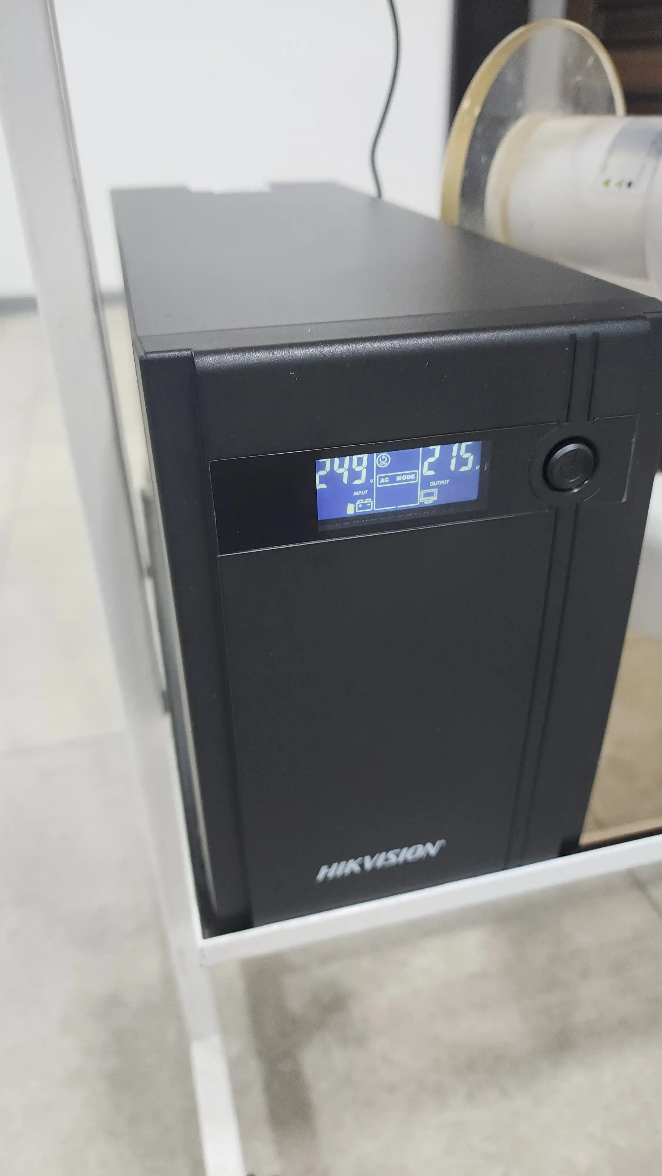 Источник бесперебойного питания HIKVISION DS-UPS3000