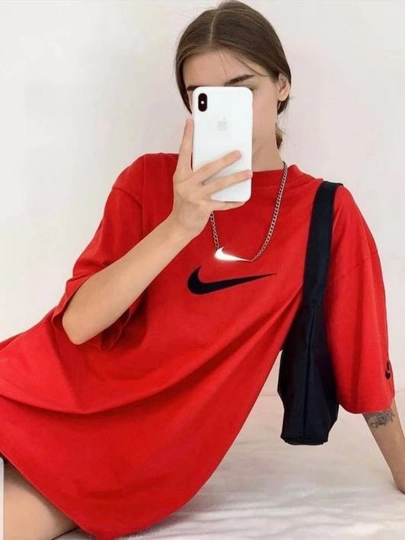 Ayollar uchun oversize uzun futbolka zamonaviy paxtali