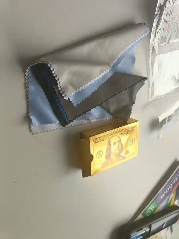 Monitor, telefon, ko‘zoynak va ekranni tozalash uchun mikrofibra salfetka