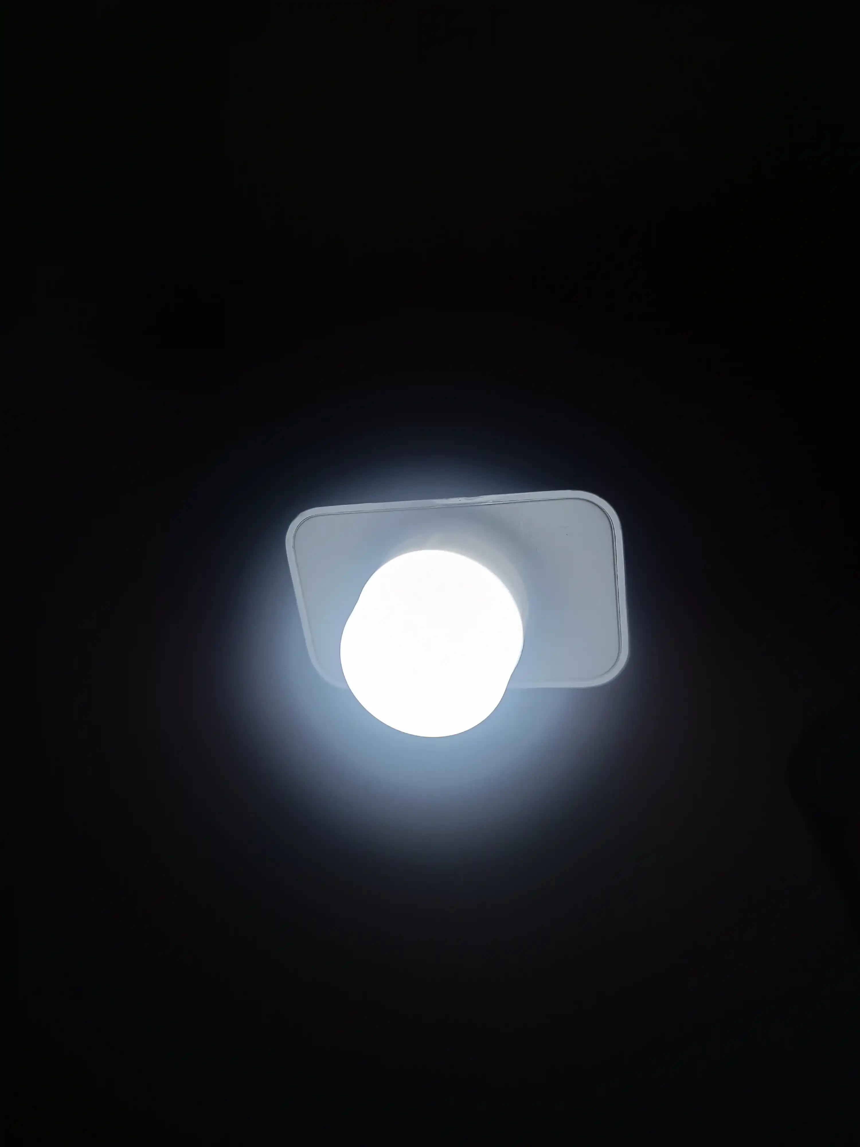 Yoritgich energiya tejash, dumaloq, USB