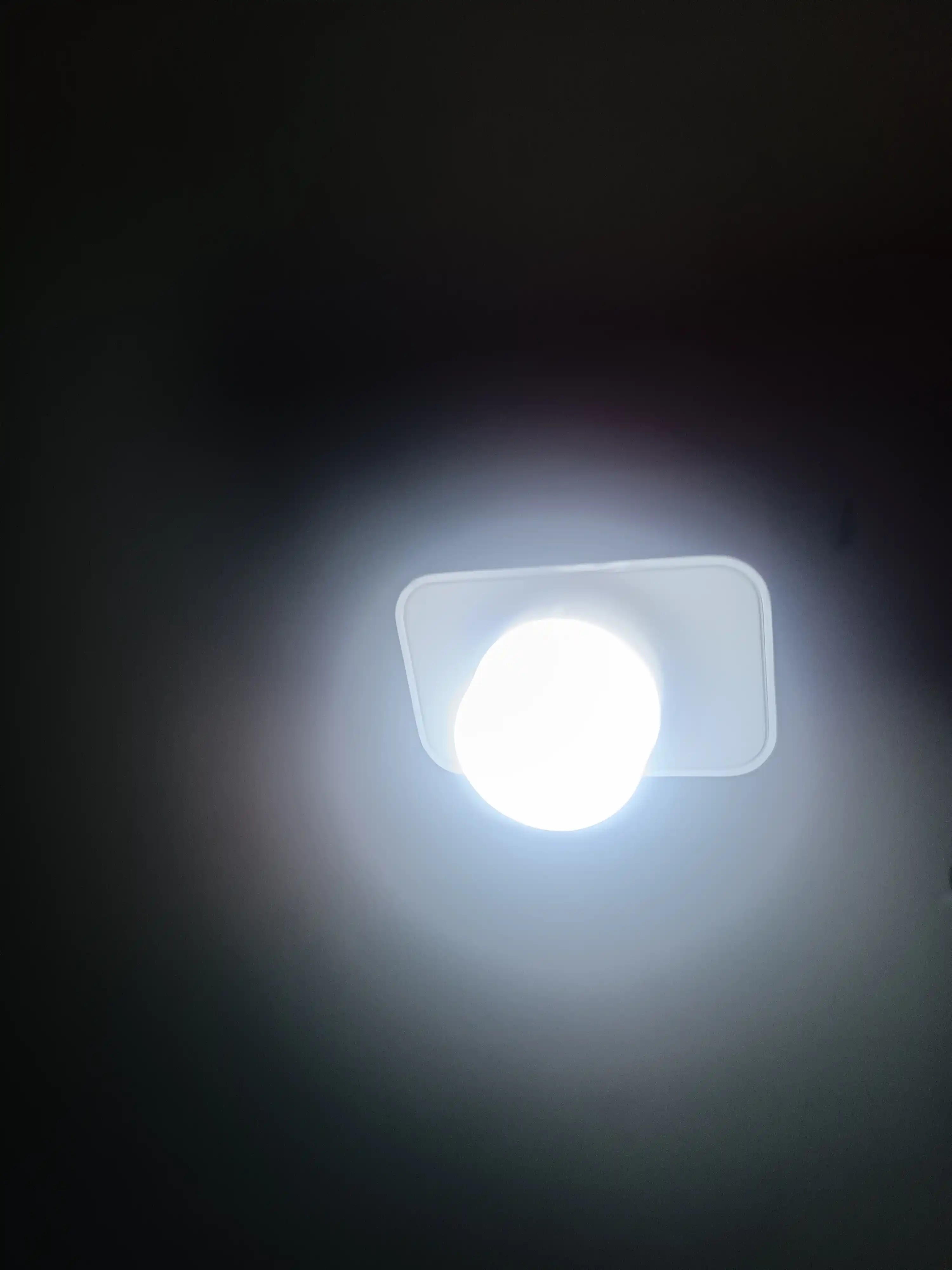 Yoritgich energiya tejash, dumaloq, USB