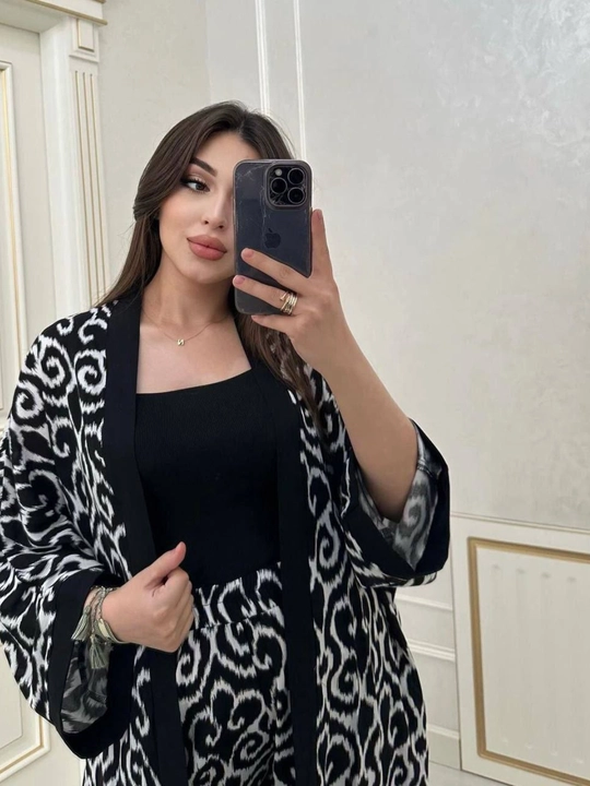 Ayollar kiyim to'plami engil nakidka, shim va topdan