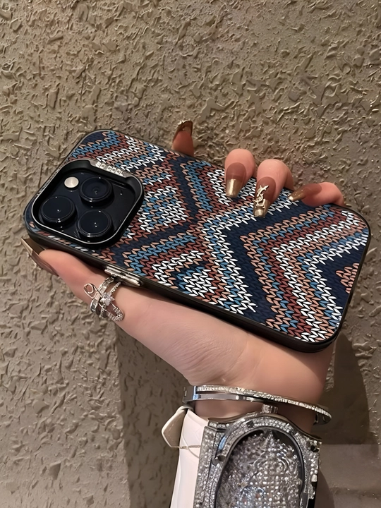 Стильный чехол для iPhone с узорным дизайном