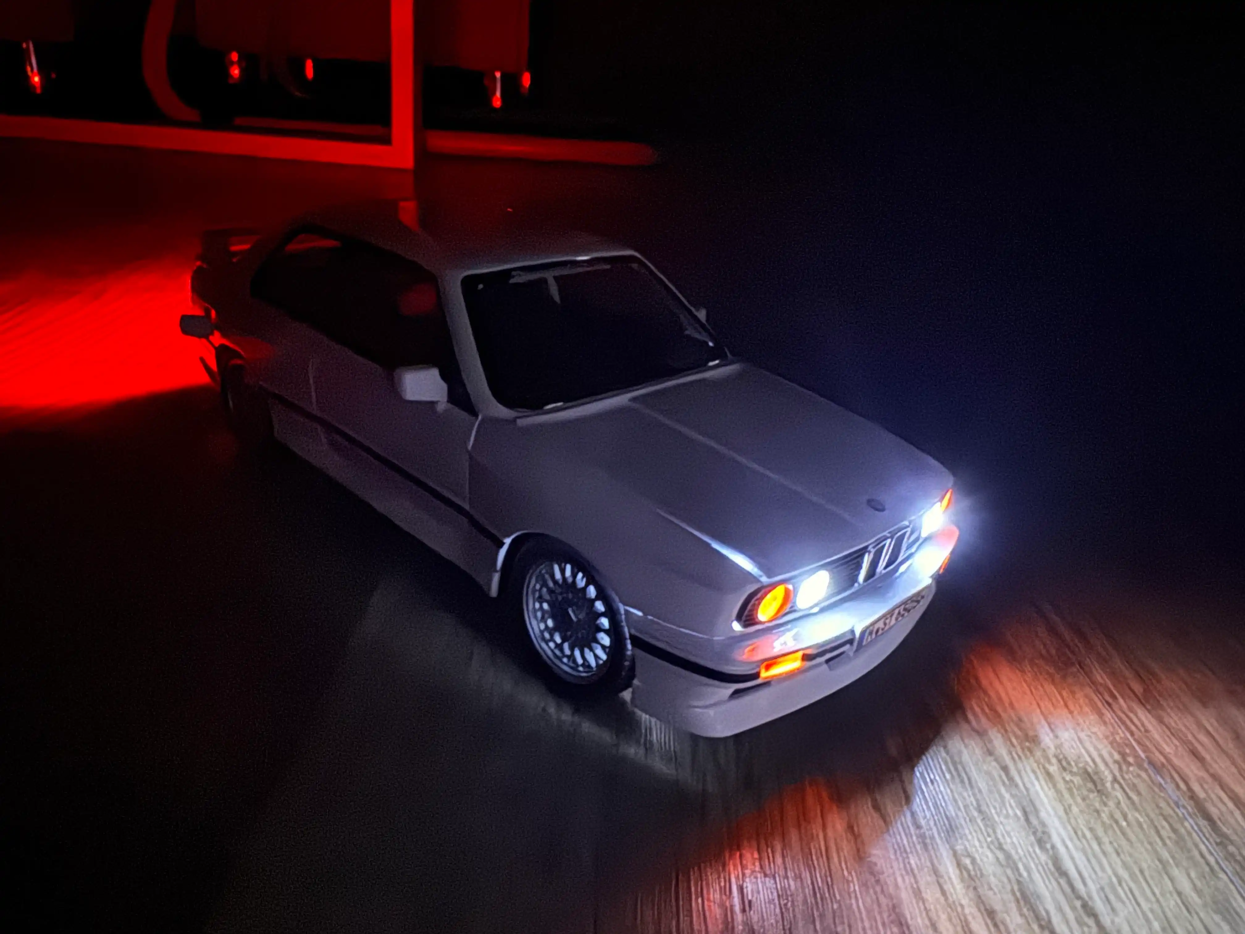 Metall mashina BMW M3 E30 1988, 1/24 metal, 20 sm