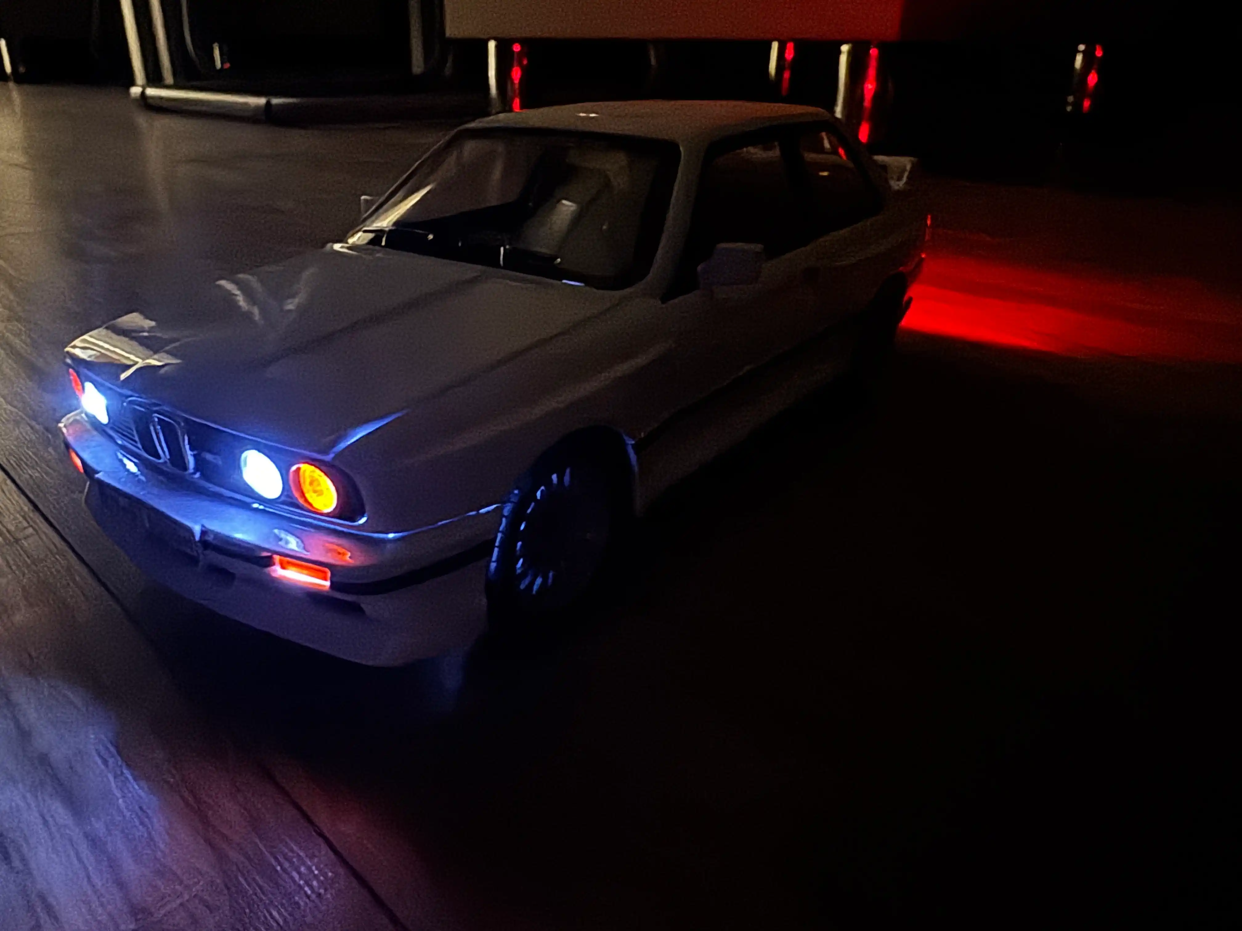 Metall mashina BMW M3 E30 1988, 1/24 metal, 20 sm