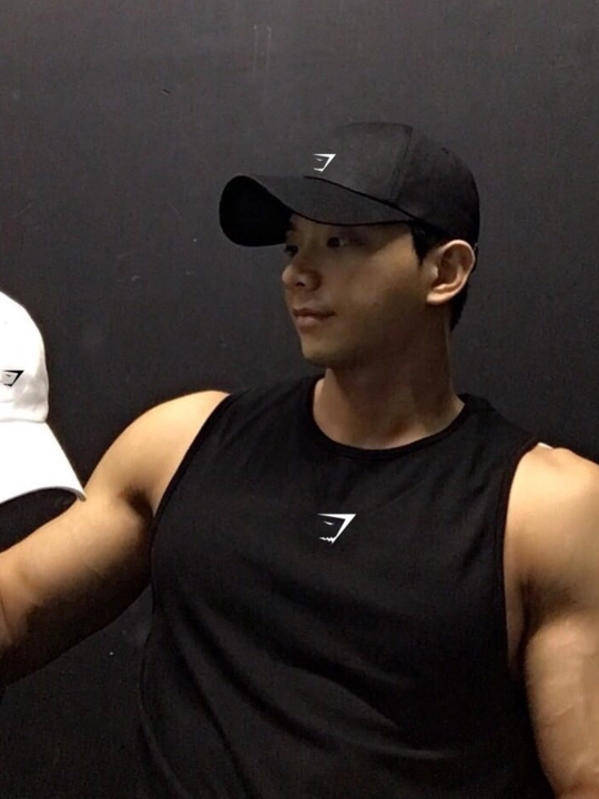 Erkaklar uchun mayka Gymshark, kompression, sport, elastik, tez quriydigan, fitnes uchun