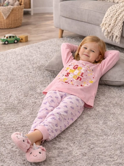 Qiz uchun yumshoq pijama - 