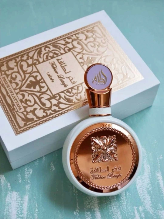 Fakhar White Rose Lattafa ayollar uchun atir suvi, 100 ml