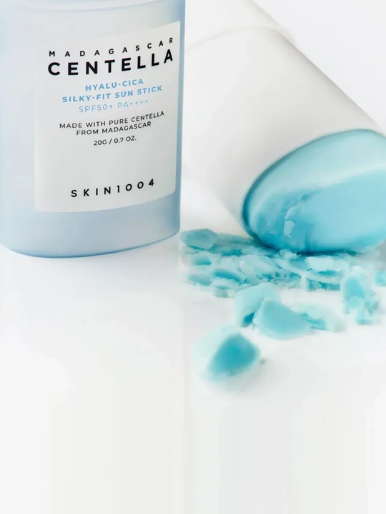 SKIN1004 Madagascar Centella Hyalu-Cica Silky-Fit Sun Stick SPF50+ PA++++ — солнцезащитный