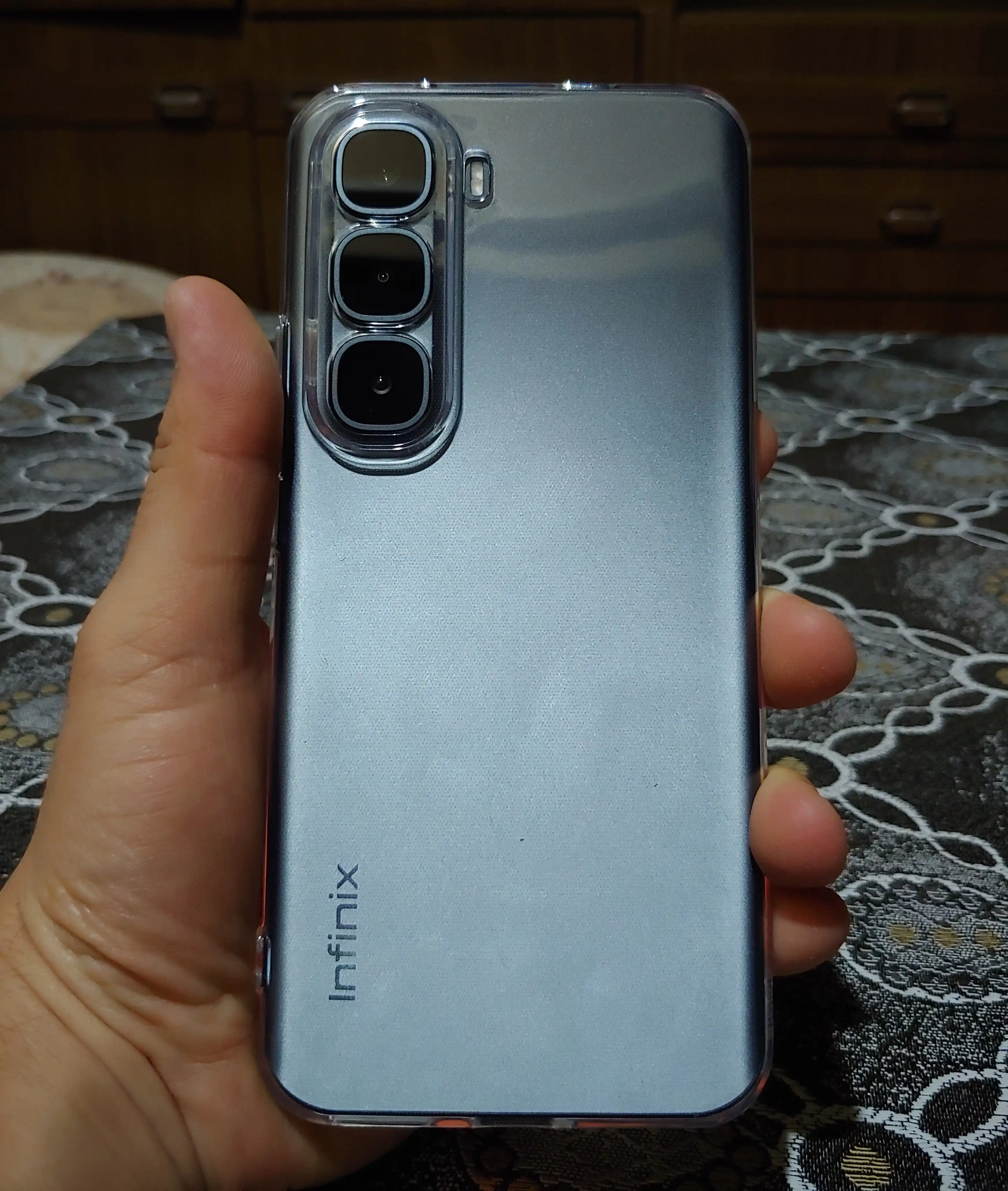 Infinix HOT 60 Pro Plus smartfoni uchun g'iloflar