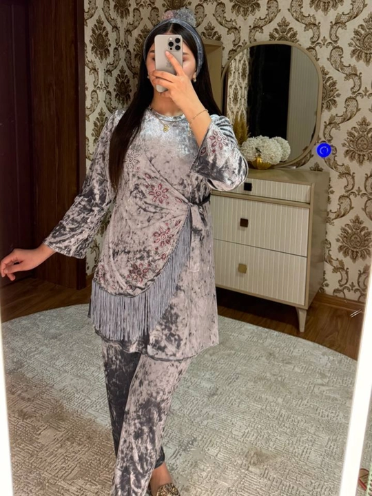 Ayollar uchun ikki qismli uy kiyimlari, standart o'lcham 44-50, kuz uchun