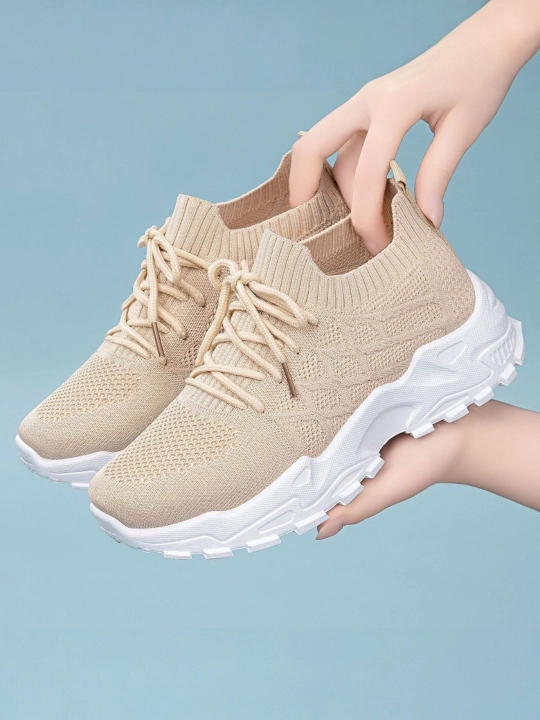 Ayollar yengil, havo o'tkazuvchi va qalin poshnali Zwalk AirWeave Flix slipon-kedalari