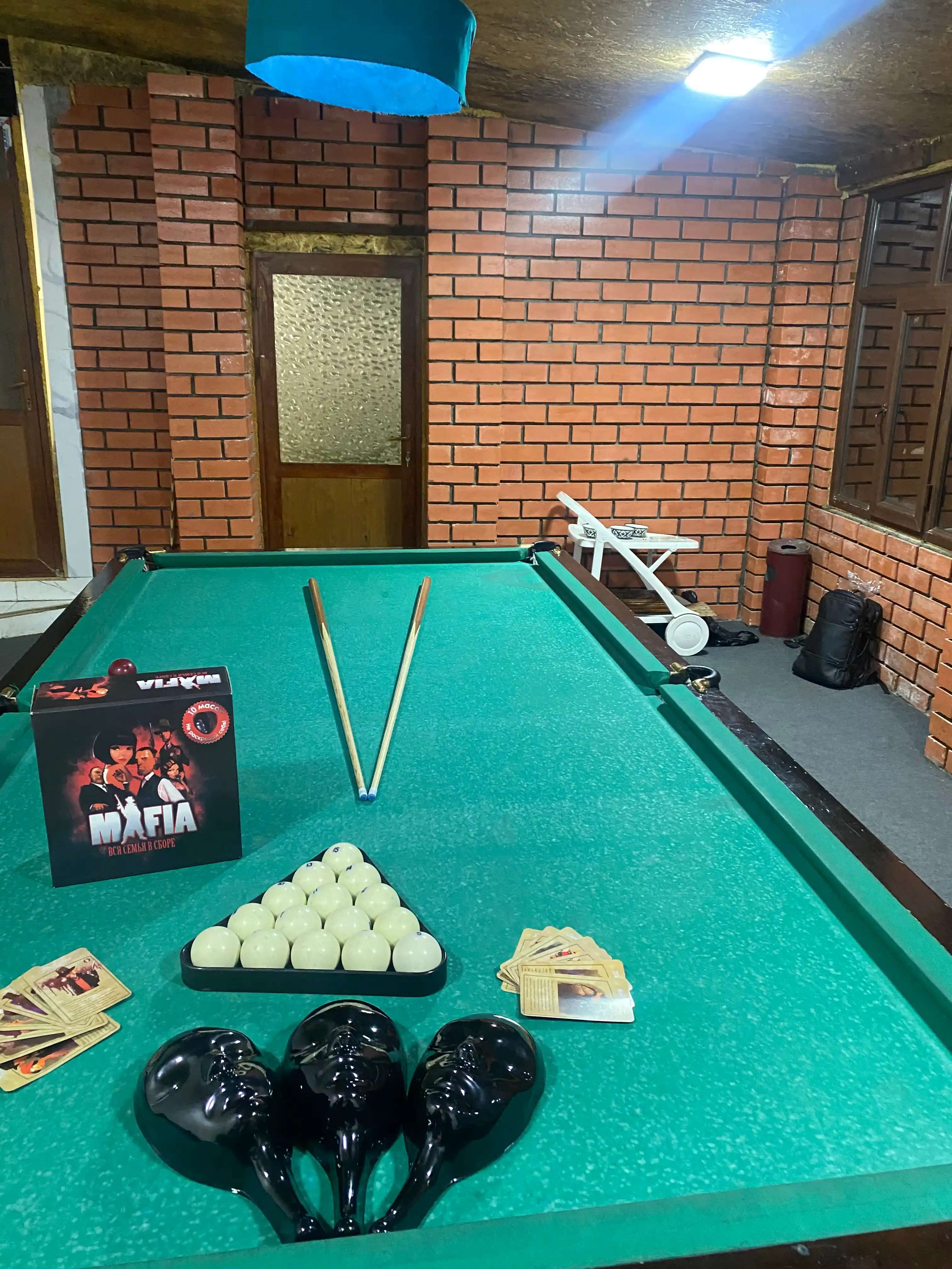 Настольная игра Мафия, карточная игра Мафия, вся семья вместе