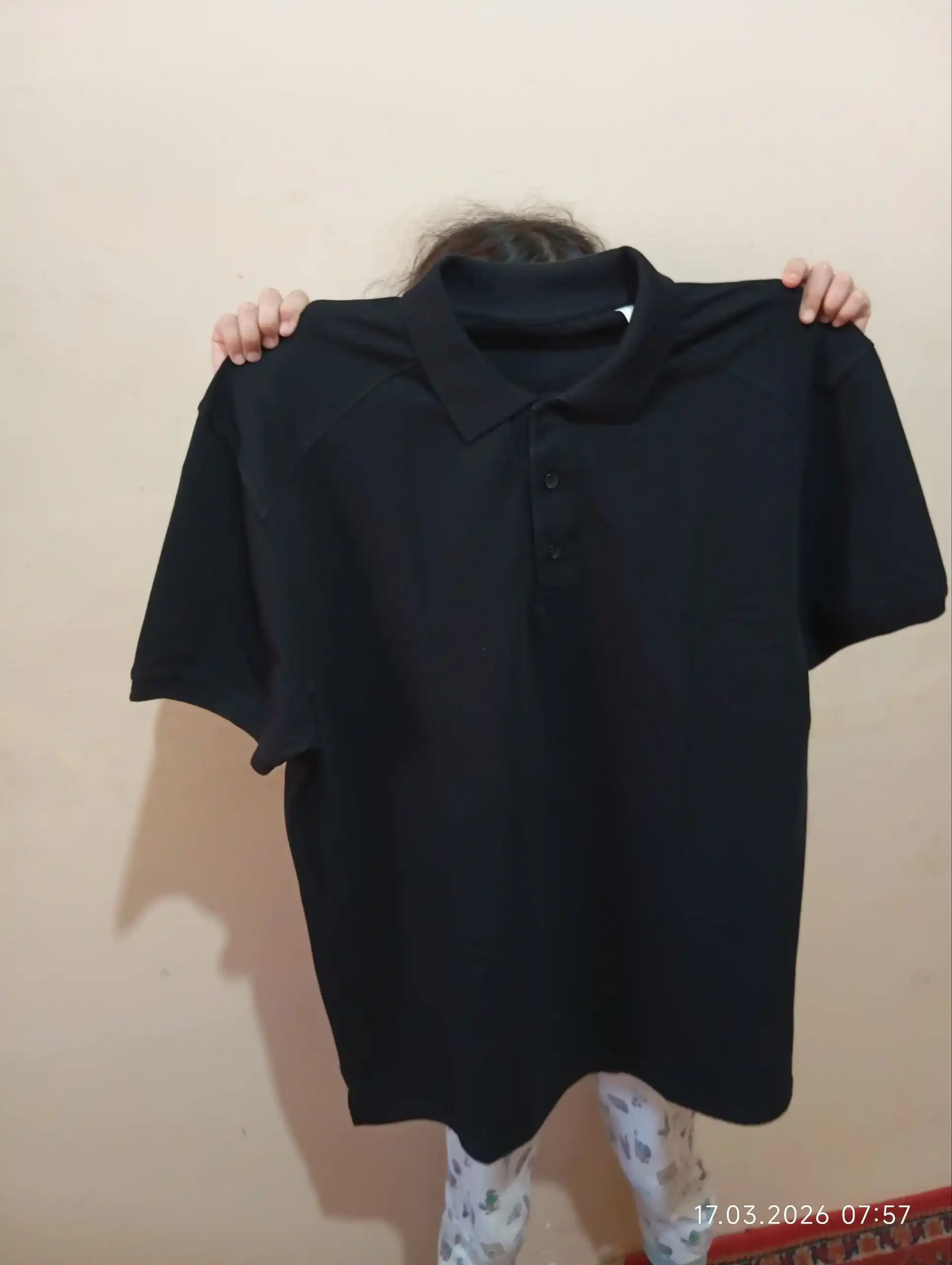 Erkaklar uchun bir rangli polo ko‘ylak. Kalta yengili. 100%paxta Certus TEXTILES