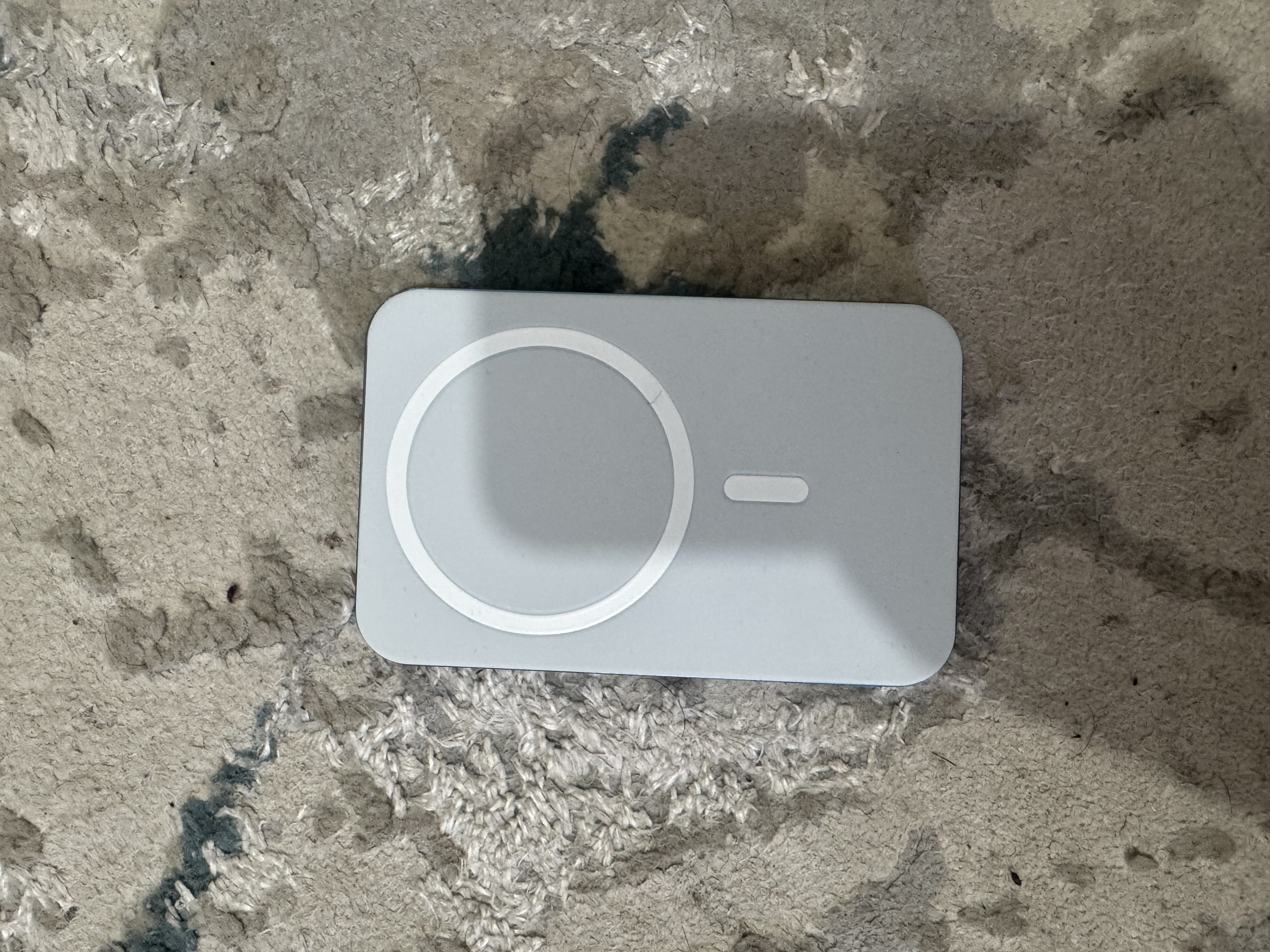 Power Bank tashqi simsiz akkumulyatori MagSafe va magnitli zaryadka bilan kevlardan