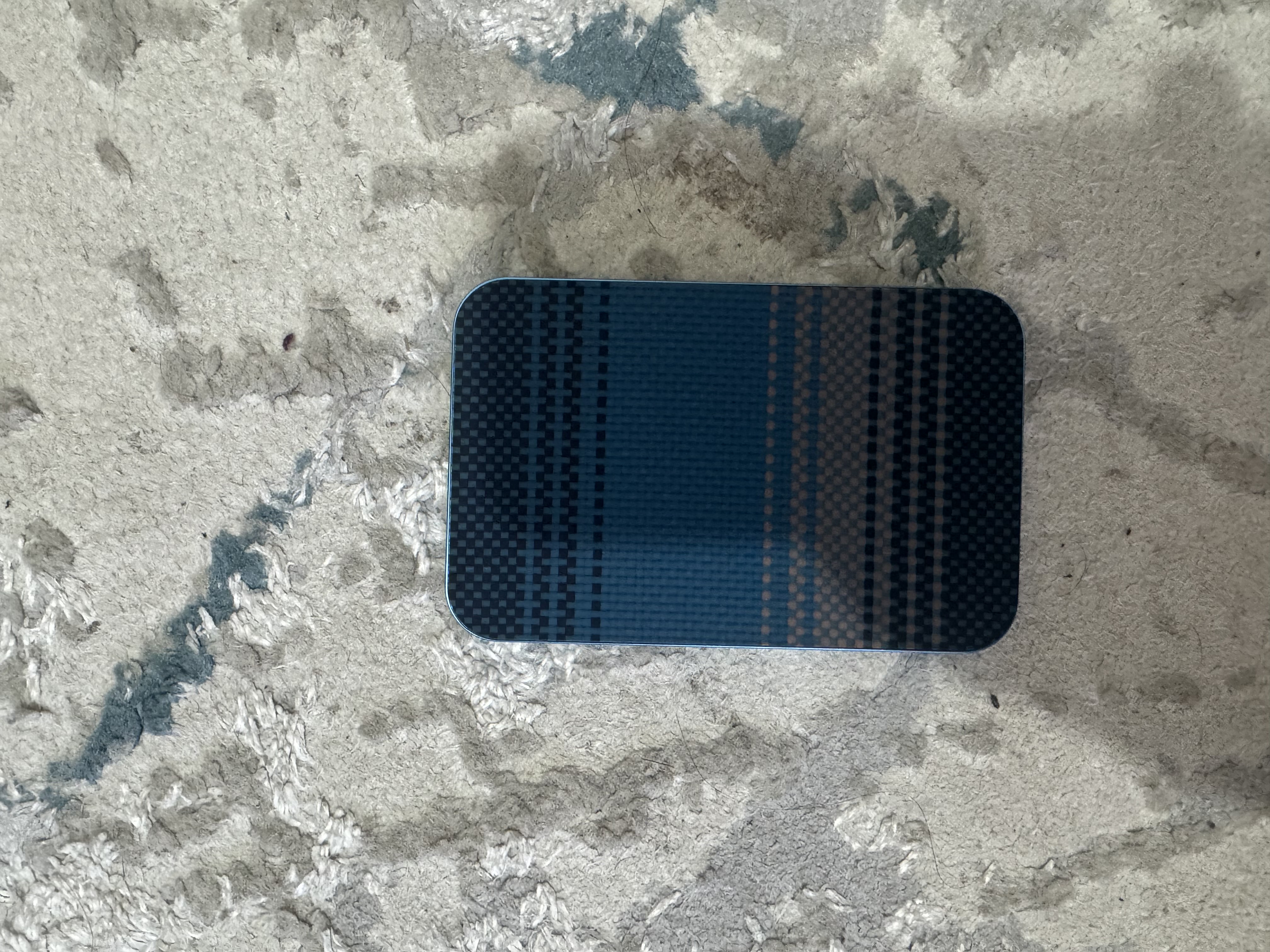 Power Bank tashqi simsiz akkumulyatori MagSafe va magnitli zaryadka bilan kevlardan