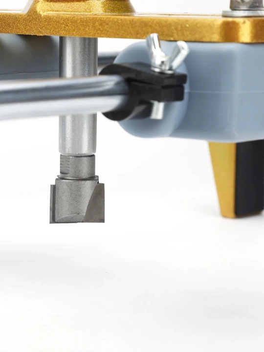 Кондуктор для врезания дверных замков, ручек, личинок