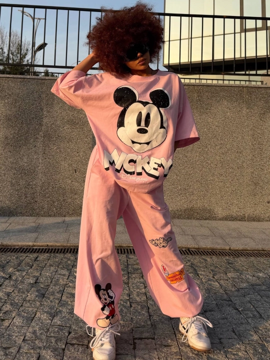 Женский oversize комплект футболка + брюки, размер: стандарт, подходит на 44–50 - 