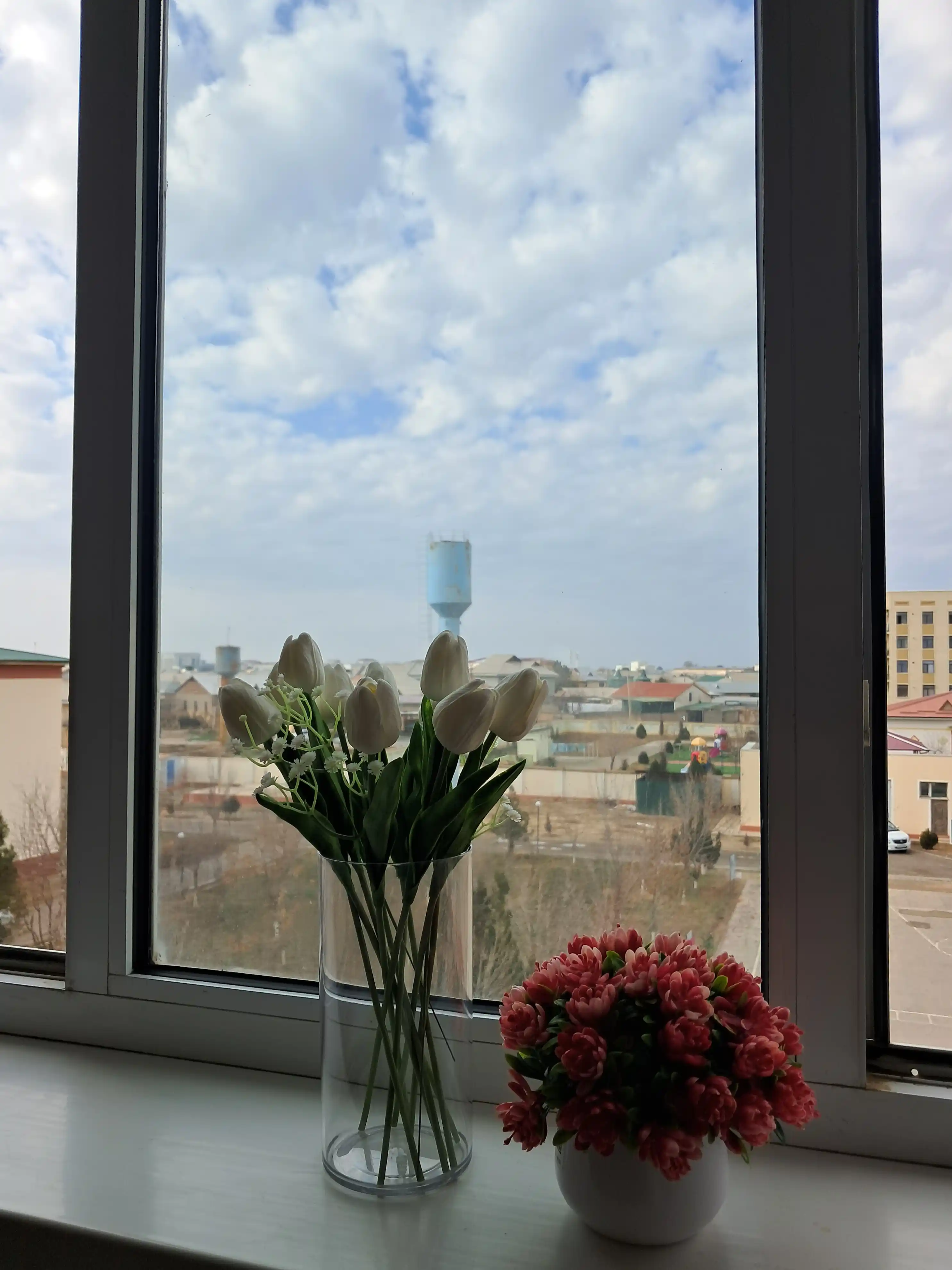 Xona va ofis uchun dekorativ matodagi sun’iy gullar