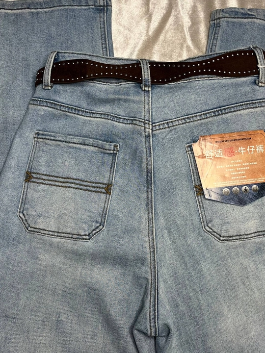 Ayollar uchun tizzasi yirtilgan erkin "Baggy" jinsi shimlari