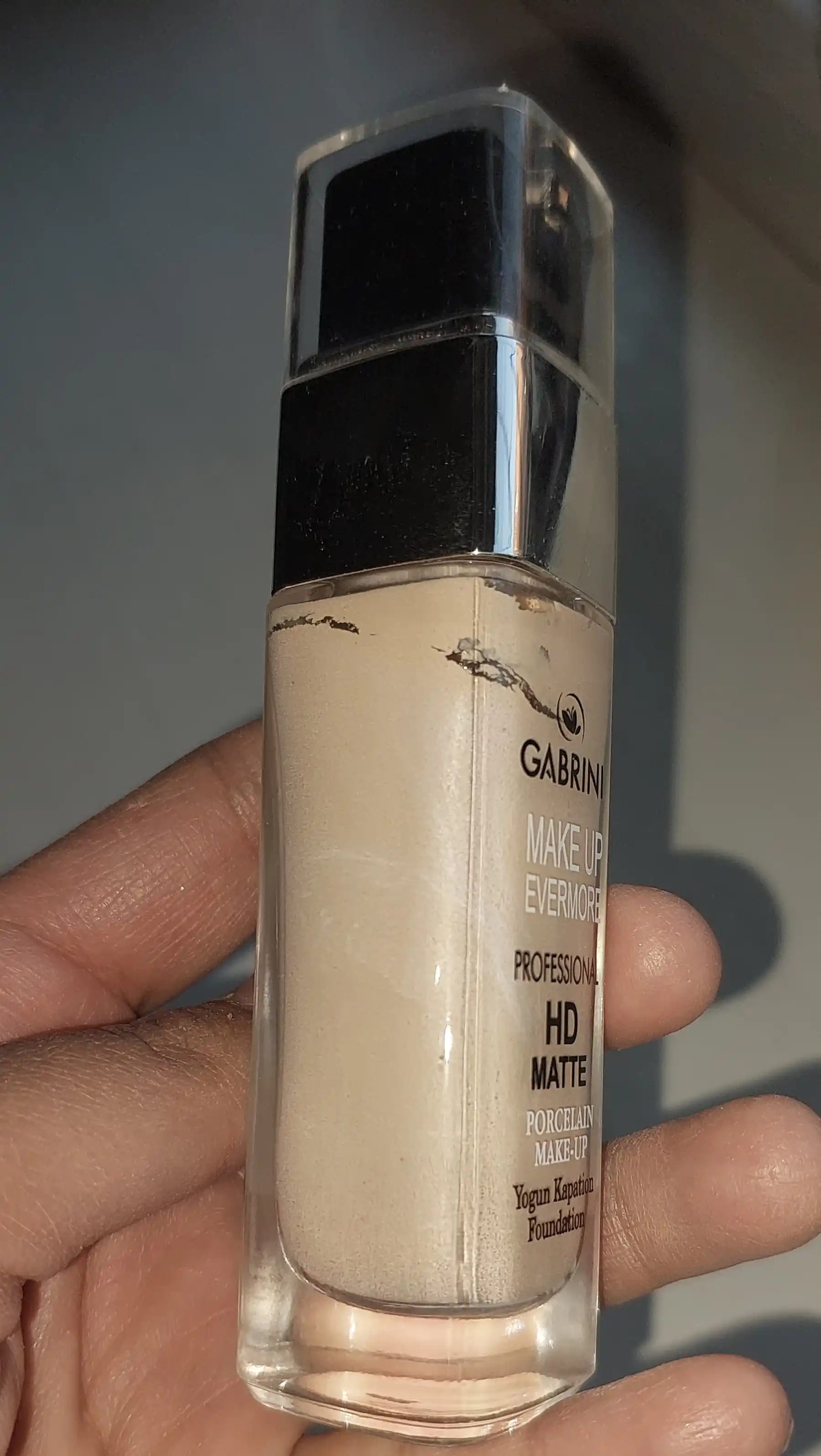 Ayollar uchun Gabrini matlovchi tonal kremi, HD Matte Make up Evermore foundation, 30 ml