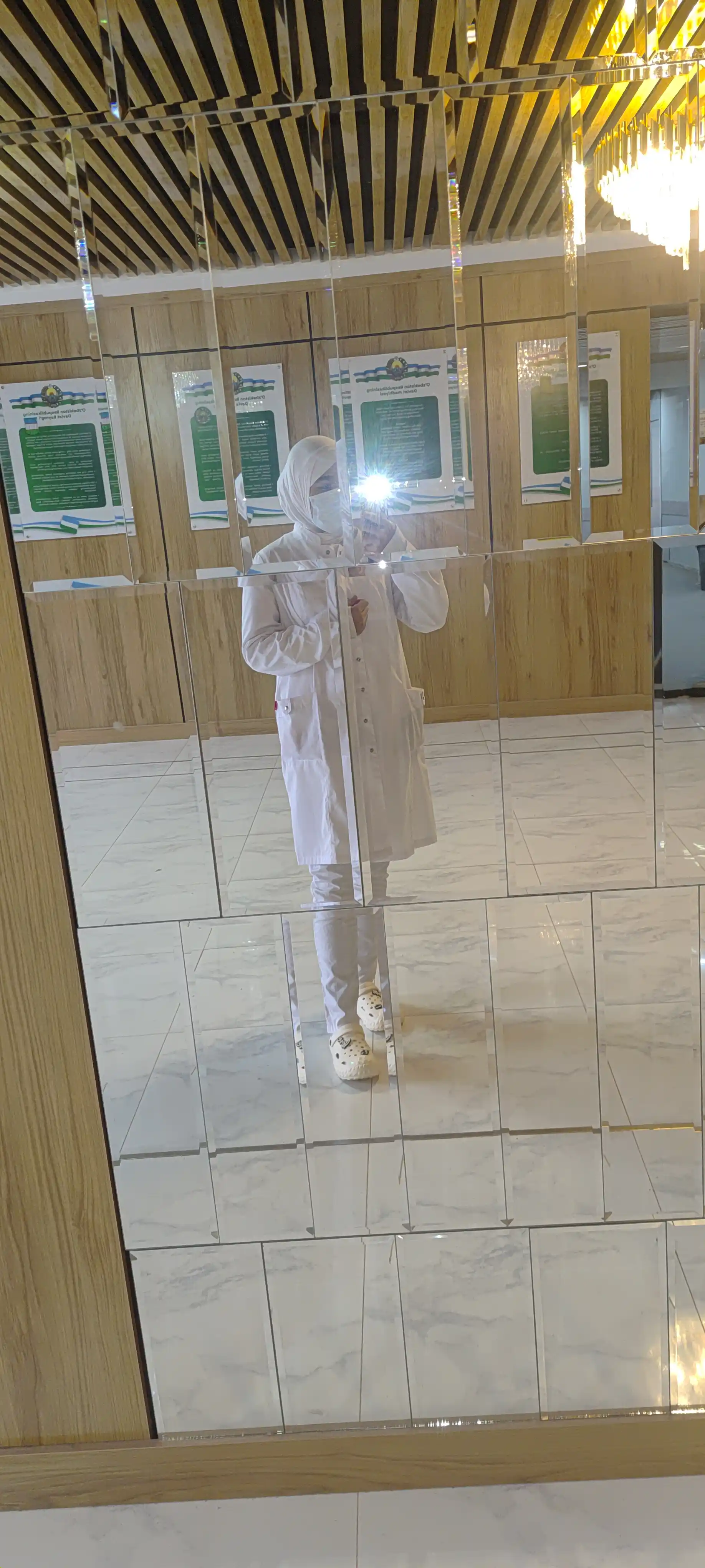 Женский медицинский халат